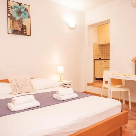 Apartment Jaksa Hvar Town